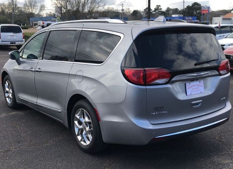 2018 Chrysler Pacifica Limited photo 6