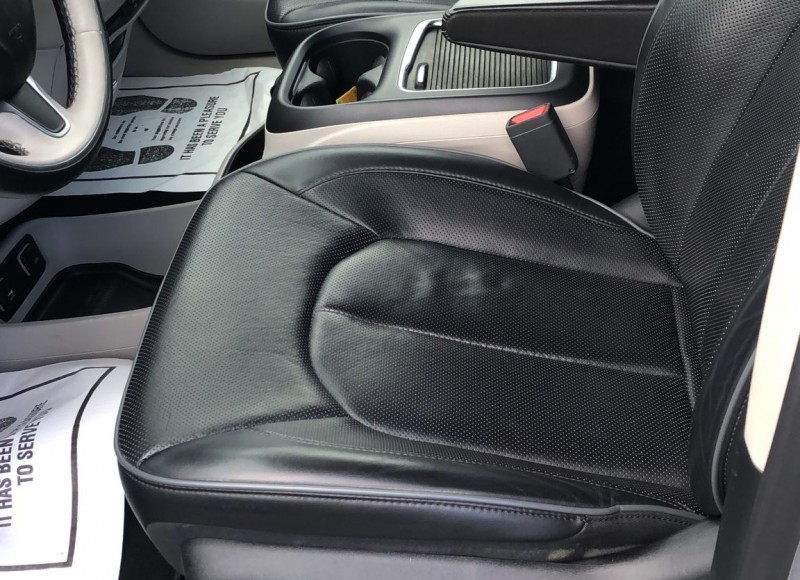2018 Chrysler Pacifica Limited photo 7