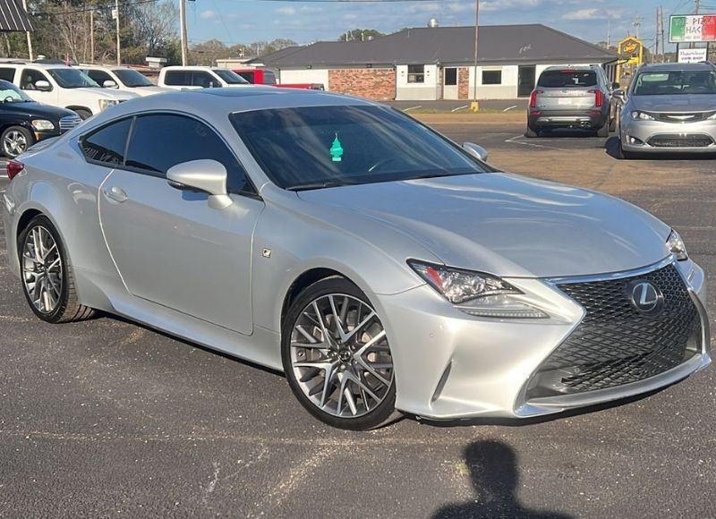2017 Lexus RC 200t photo 3