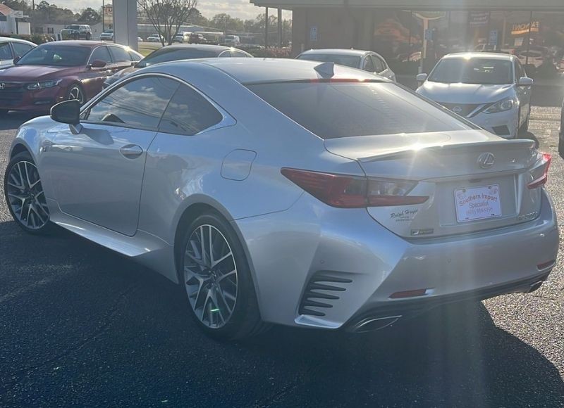 2017 Lexus RC 200t photo 6
