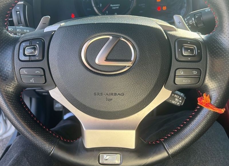 2017 Lexus RC 200t photo 9