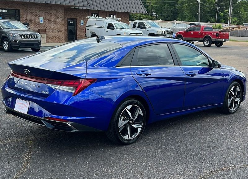 2021 Hyundai Elantra Limited photo 4