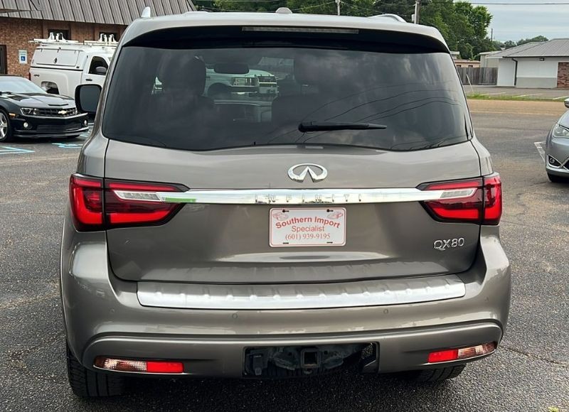 2019 Infiniti QX80 Luxe photo 5