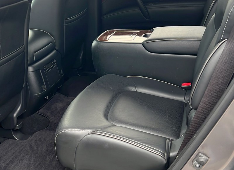 2019 Infiniti QX80 Luxe photo 8