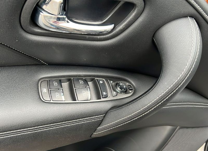 2019 Infiniti QX80 Luxe photo 9