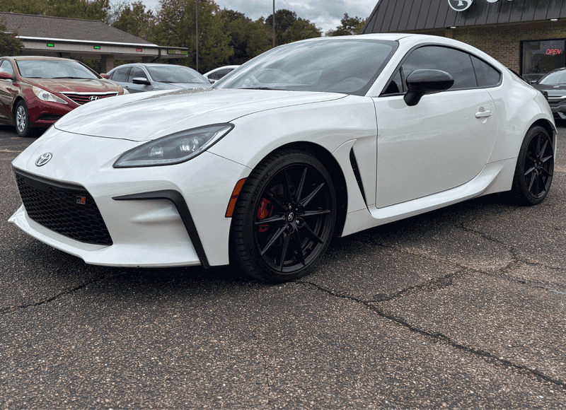 2024 Toyota GR86 Premium's photo