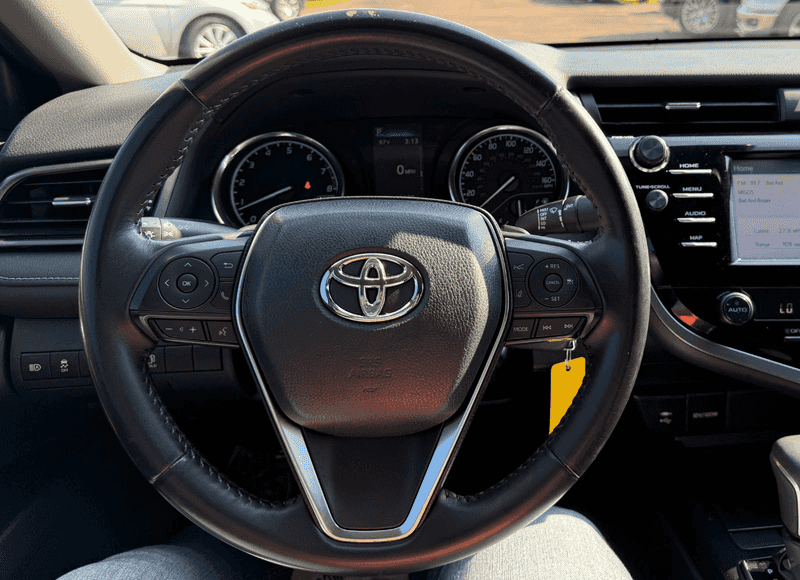 2019 Toyota Camry SE photo 10