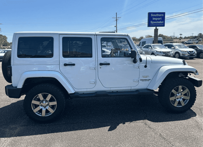 2015 Jeep Wrangler Unlimited Sahara photo 3