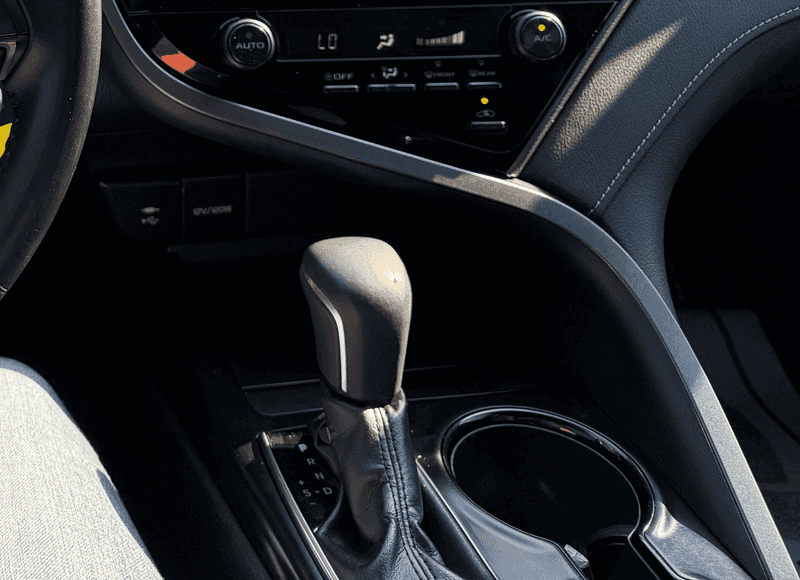 2019 Toyota Camry SE photo 14