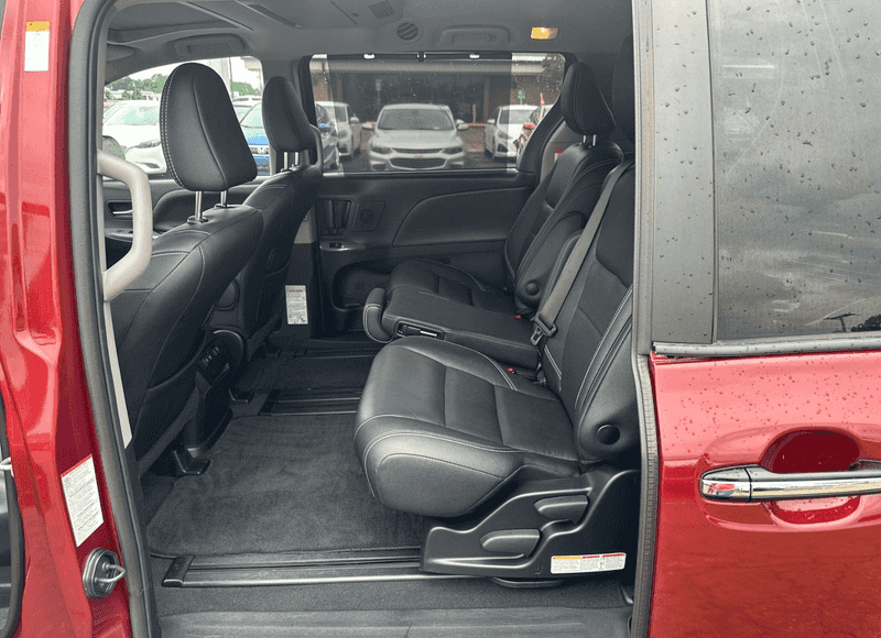 2020 Toyota Sienna photo 9
