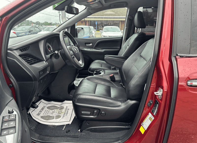 2020 Toyota Sienna photo 8