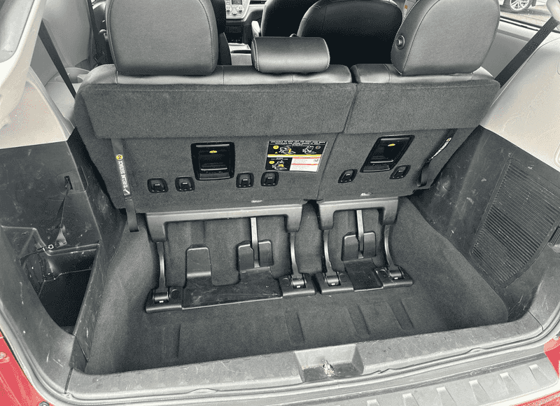 2020 Toyota Sienna photo 16
