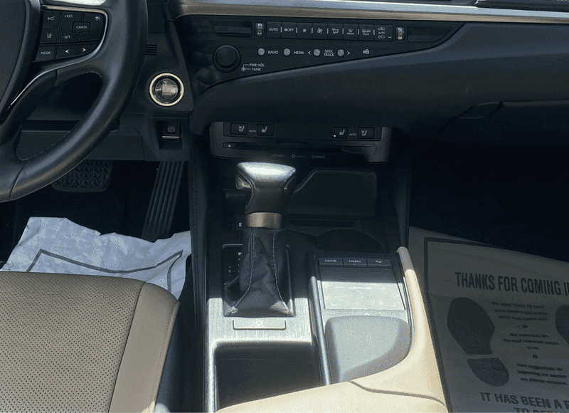 2019 Lexus ES 350 photo 15