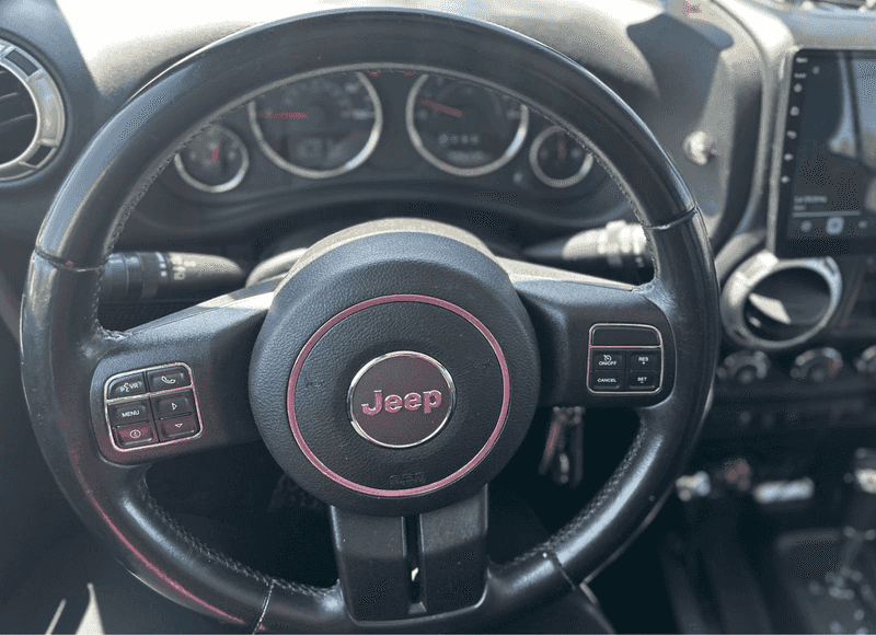 2015 Jeep Wrangler Unlimited Sahara photo 10