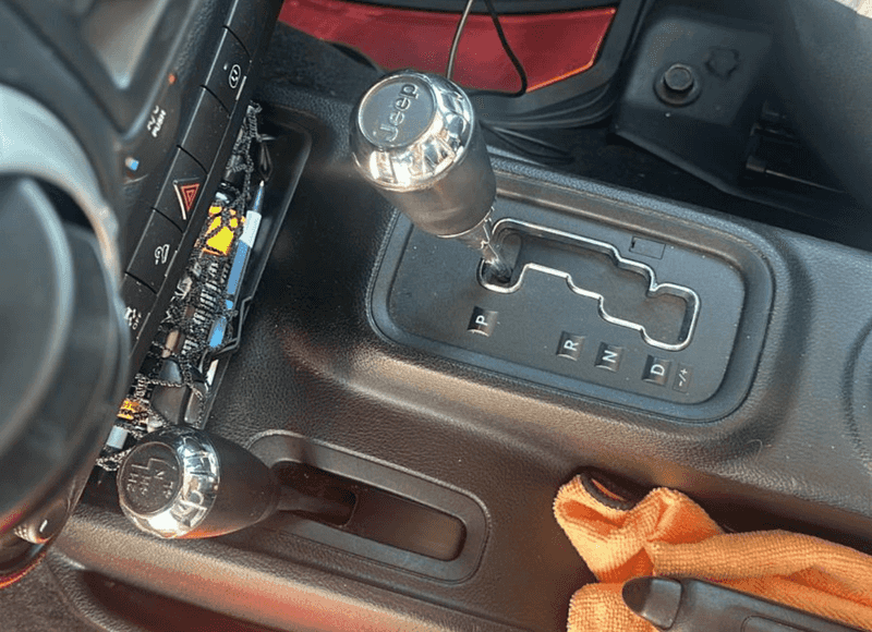 2015 Jeep Wrangler Unlimited Sahara photo 15